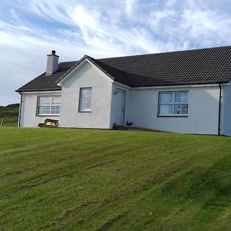 Bed and Breakfast Tigh A Raoin Portree Esterno foto